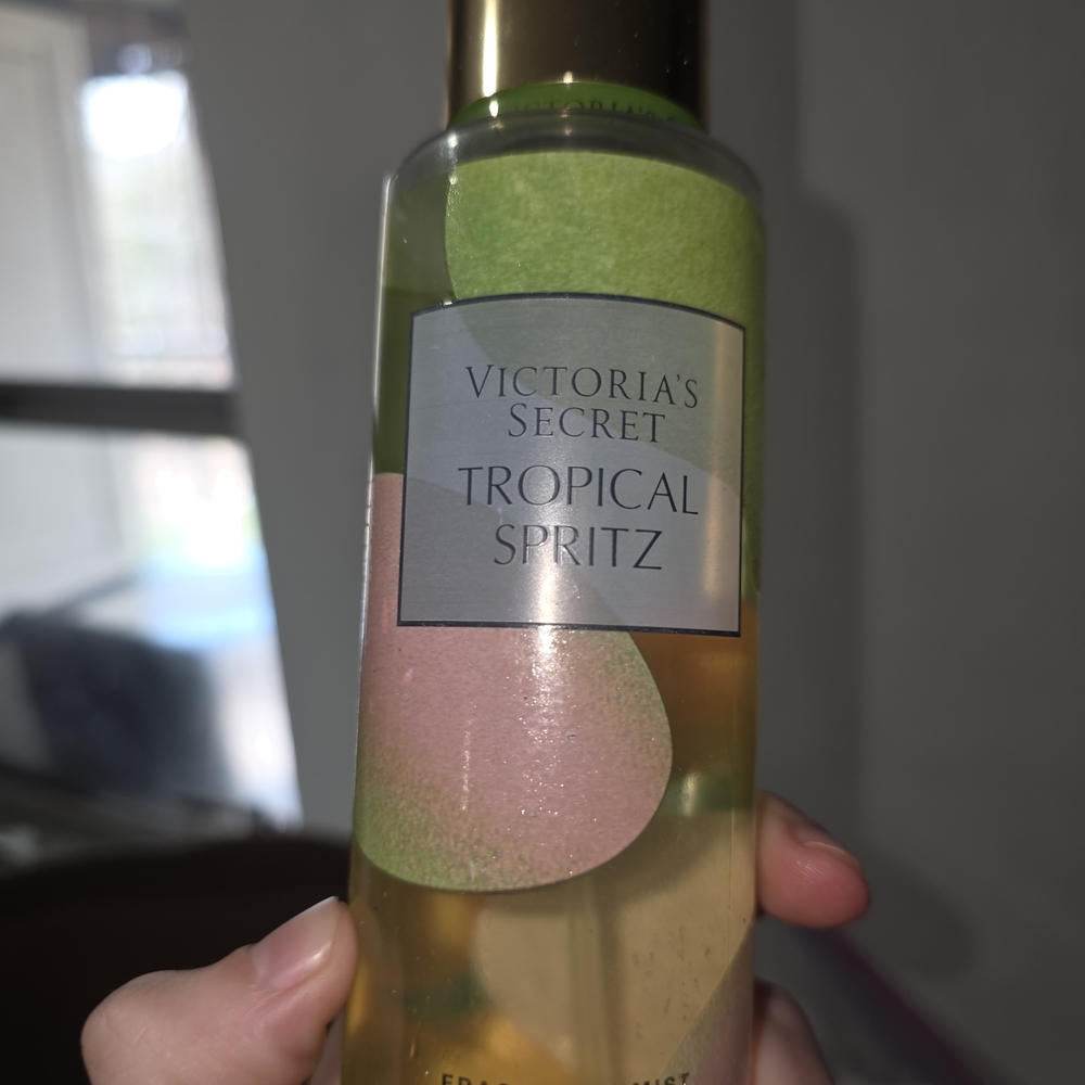 Victoria's Secret Tropical Spritz Body Mist - Green and Pink